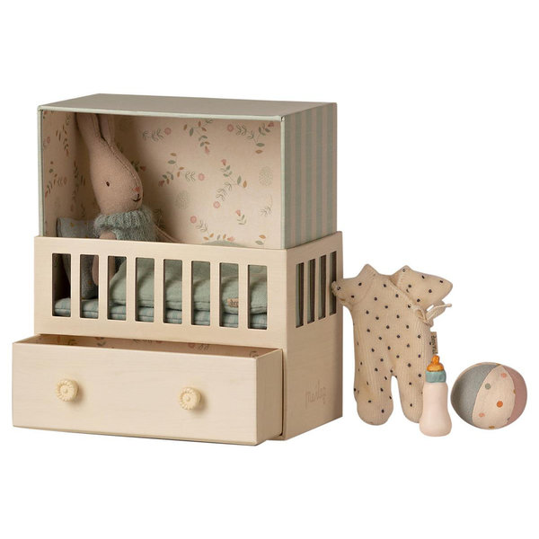 Baby Room mit Micro Rabbit von Maileg, 15 cm