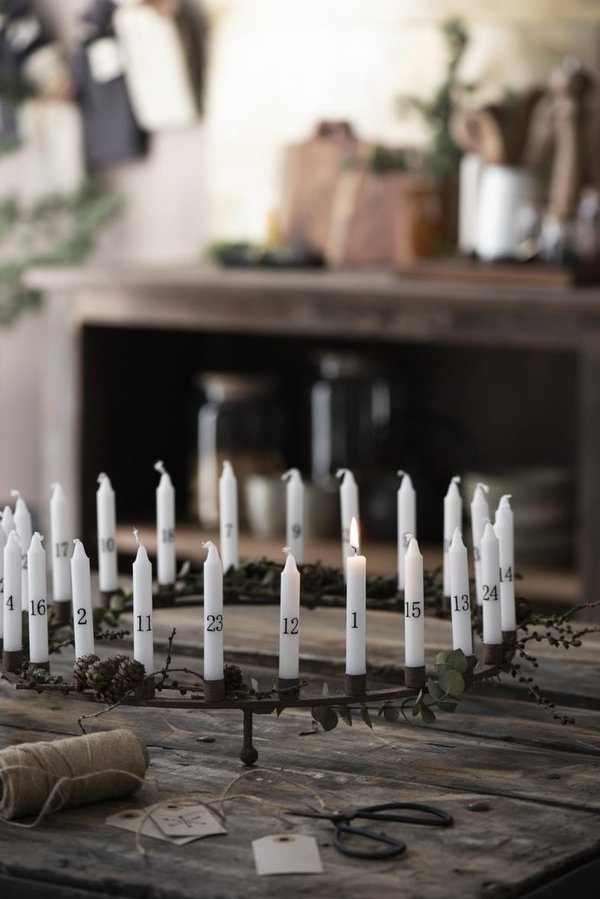 Kerzenhalter aus Metall für 24 dünne Kerzen - Kranz - bronzefarben - von IB Laursen